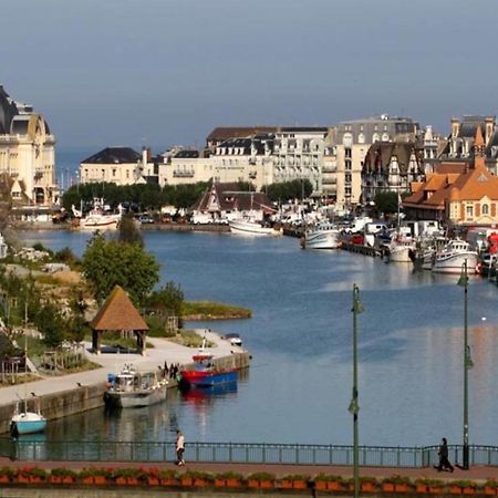 Villa Cote-Fleurie Trouville-sur-Mer Buitenkant foto